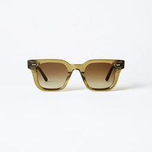 Ladda upp bild till gallerivisning, Chimi Eyewear - 04 Green - Solglasögon i vår butik i Falkenberg - Boys 2 Men - Herrkläder och Mode online
