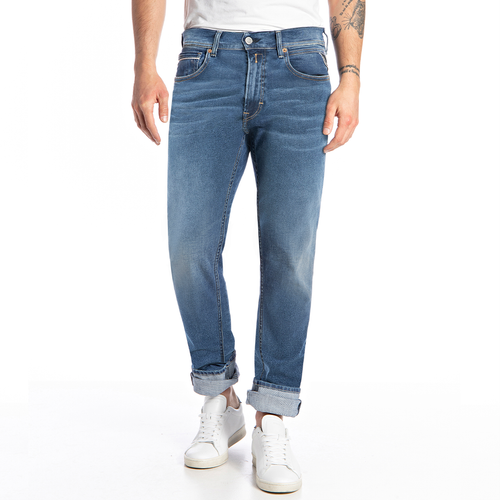 Hyperflex ger dig rörelsefrihet, slitstyrka och lätthet. Grover är en regular Slim fit-jeans med normal midja och avsmalnande ben för en bekväm passform utan att det blir för tight. Vilket skiljer gör den lite bredare än den klassiska passformen Anbass.