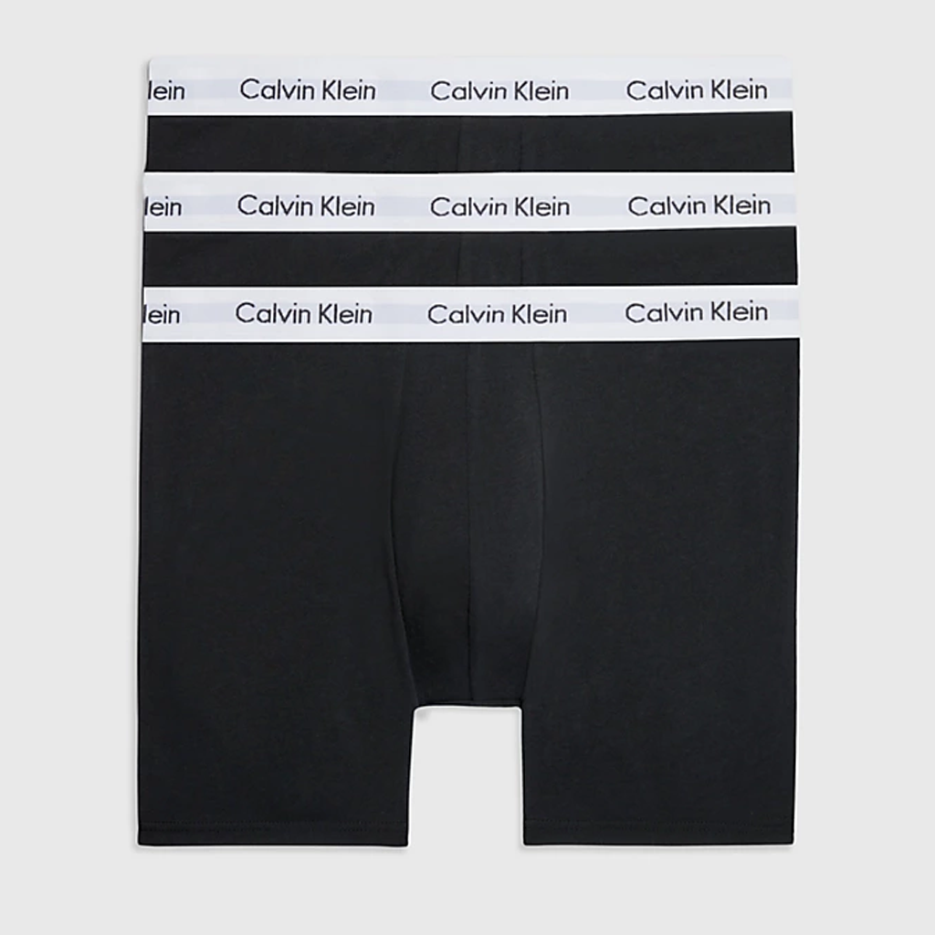 Klassiska kalsonger från Calvin Klein. Boxer Breif 3-pack är kalsonger med längre ben i svart med vitt kontrast band från Calvin Klein. Se mer av vårt utbud från Calvin Klein Underwear online eller i vår butik i Falkenberg.