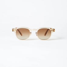 Ladda upp bild till gallerivisning, Chimi Eyewear - 01 Ecru - Solglasögon i vår butik i Falkenberg - Boys 2 Men - Herrkläder och Mode online
