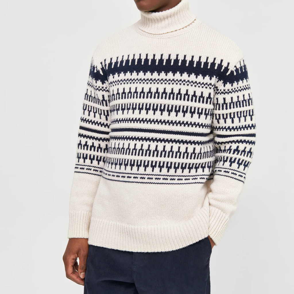 Knitted pattern roll neck
